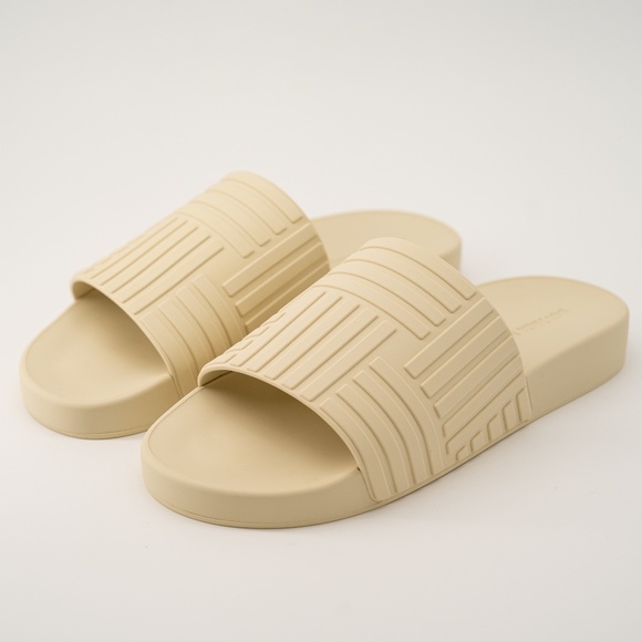 size 42 9 us Bottega Veneta Sea Salt Rubber Slide Sandals Cream Slider Carpet main image 11